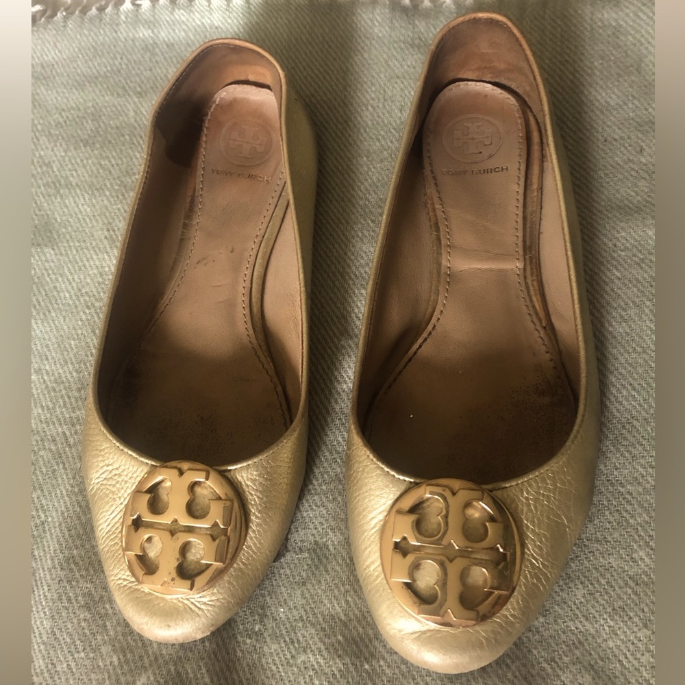 Tory Burch Metallic Gold Leather Ballet Flats With Gold Logo Size 7.